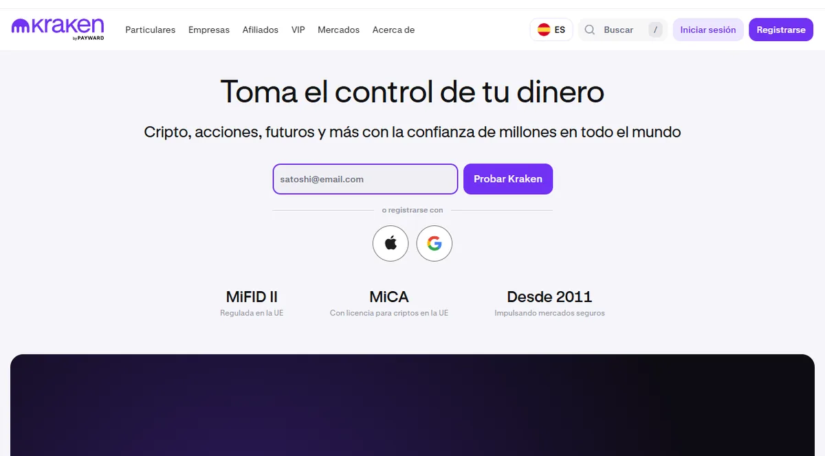 Página de inicio de Kraken con los distintivos MiFID II, MiCA y «Desde 2011»